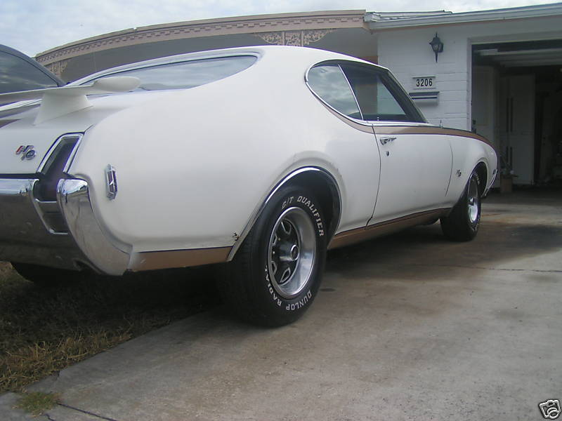 Illustration for article titled Nice Price Or Crack Pipe: The Million Dollar Oldsmobile?